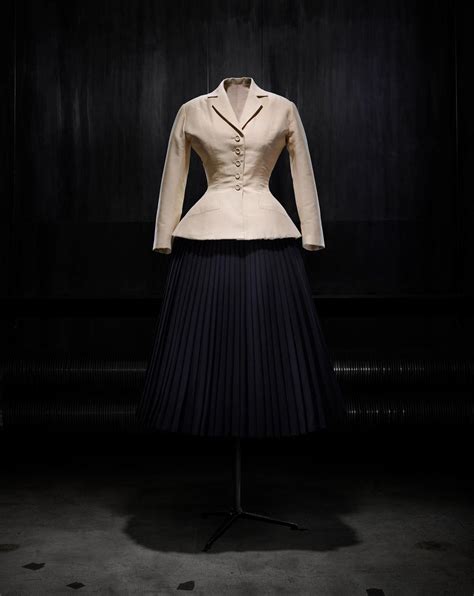 tailleur bar dior 1947|dior's bar jacket style.